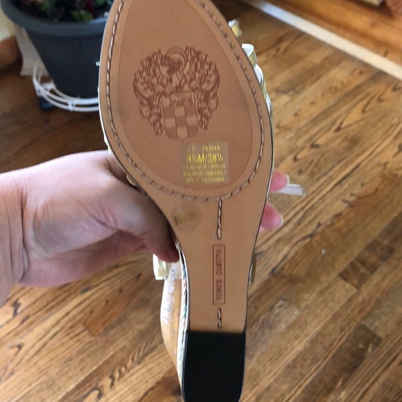 New Vince Camuto wedges - Picture 7 of 7